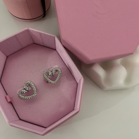 Swarovski heart Una stud earrings - Picture 5 of 5